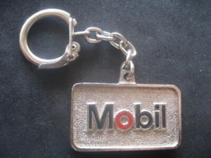 Porte-Clés Huiles Pétrolières Lubrifiants MOBIL. (Arrière Lettres En Arabe) - Foto 1 di 2