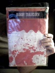 NOVEDAD ENSANGRENTADA MANTEL 138 X 163 CMS HALLOWEEN FIESTA NIÑOS NOVEDAD - Imagen 1 de 1