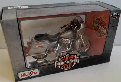 MAISTO 1:18 MOTO DIE CAST HARLEY DAVIDSON 2002 FLTR ROAD GLIDE ARGENTO ART 34360 - Immagine 1 di 2