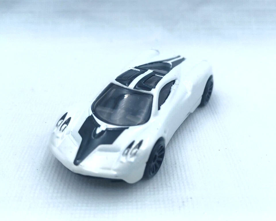 Hotwheels Pagani Huayra White Die Cast - Image 1 of 4