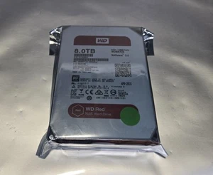 WD Red NAS Hard Drive WD80EFZX-68UW8N0 8.0TB 3.5'' SATA/128MB Cache NASware 3.0 - Picture 1 of 2