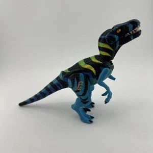 Hasbro Jurassic Park Velociraptor JP01 Dinosaur Blue Chaos Jaw Effect Rough Cond - Picture 1 of 12