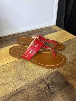 Sandalia Kate Spade New York Talla 7 M Carol Rojo Charol Embellecido Tanga Foto 1 de 4