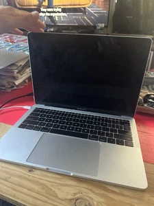 2017 Apple MacBook Pro 13" A1708 Core i5 2,3 GHz 8 GB RAM 128GB SSD (patrz opis) - Zdjęcie 1 z 5