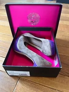 Vince Camuto two-tone suede heels size 10 - Picture 1 of 7