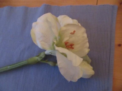 1 Amaryllis weiß Stängel ca. 50 cm Künstlich - Bild 1 von 3