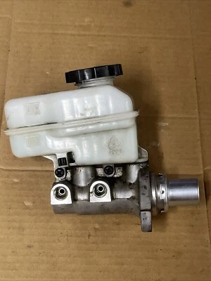 2013 雪佛兰 Impala Ltz 3.6L 原始设备制造商制动主缸和水库 — 第 1/4 张图片