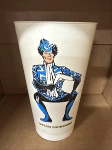 1973 DC COMICS - CAPTAIN BOOMERANG - 7 ELEVEN PLASTIC CUP, SUPERHERO - Picture 1 of 4