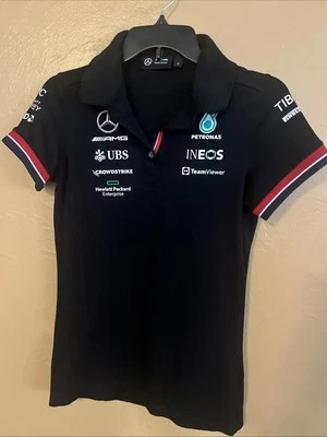 Camisa para mujer AMG Petronas Formula One Team cuello negro” Foto 1 de 3