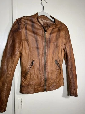 Vintage Soft Vera Pelle Italy Women’s Brown Leather Jacket 22in long, 16in wide - Image 1 of 4
