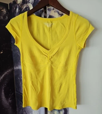COLORES UNIDOS DE BENETTON Amarillo Brillante Básico Cuello en V Acanalado Elástico Top XS Foto 1 de 4
