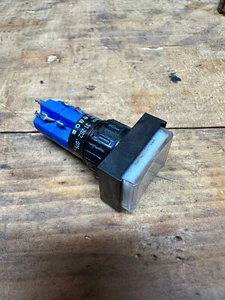 Interruptor de botón EAO 31-262-025 lámpara transparente 60V 1.2W hecho en Suiza 300V CA - Imagen 1 de 4