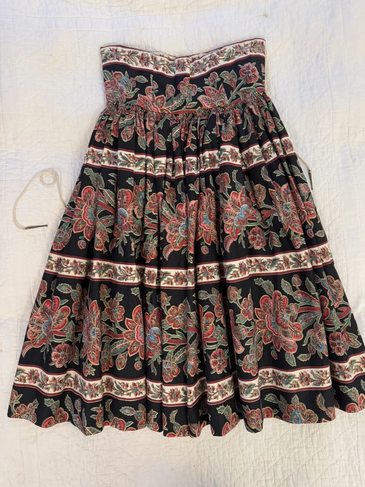 Falda corsé midi provincial francesa Jean Gerard años 70 80 con deshuesado folclórico París Foto 1 de 4