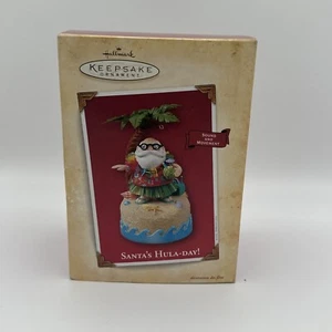 2004 Hallmark Keepsake Santa's Hula-Day Ornament w/ Sound & Movement New - Picture 1 of 4