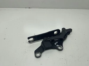2006-2013 BMW 3 E90 3' SEDAN RIGHT FRONT HOOD BONNET HINGE SILVER OEM 7115263 - Picture 1 of 5