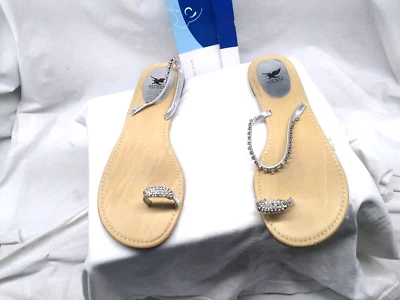 Sandalias sin cordones Shiekh rellenas de diamantes de imitación talla 10 con caja gran forma Foto 1 de 4