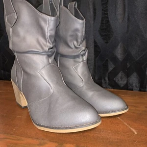 Charles Albert Women's Size 11 Cowboy Boot with Pull-Up Loops Gray - Picture 1 of 6