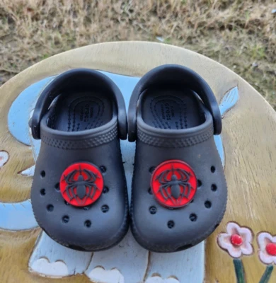 Crocs Classic "Homem-Aranha" Meninos Criança 4C - Imagem 1 de 4