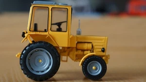 T 25A Vladimirets, Modelltraktor 1:43, Hachette - Bild 1 von 3