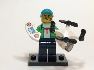 LEGO Minifigures Series 20 – Drone Boy (71027) - Picture 1 of 1