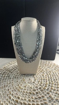 Collar Largo Cascada Hematita Mignonne Gavigan 36" Foto 1 de 4