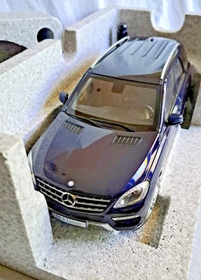 MERCEDES M CLASS ML 2011 1:18 MINICHAMPS B66960065 come nuovo/as new RARE - Immagine 1 di 4