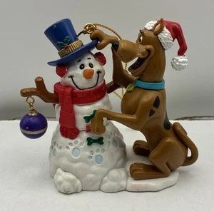 De colección 2003 Hanna-Barbera Scooby Doo adorno de Navidad muñeco de nieve con sombrero - Imagen 1 de 11
