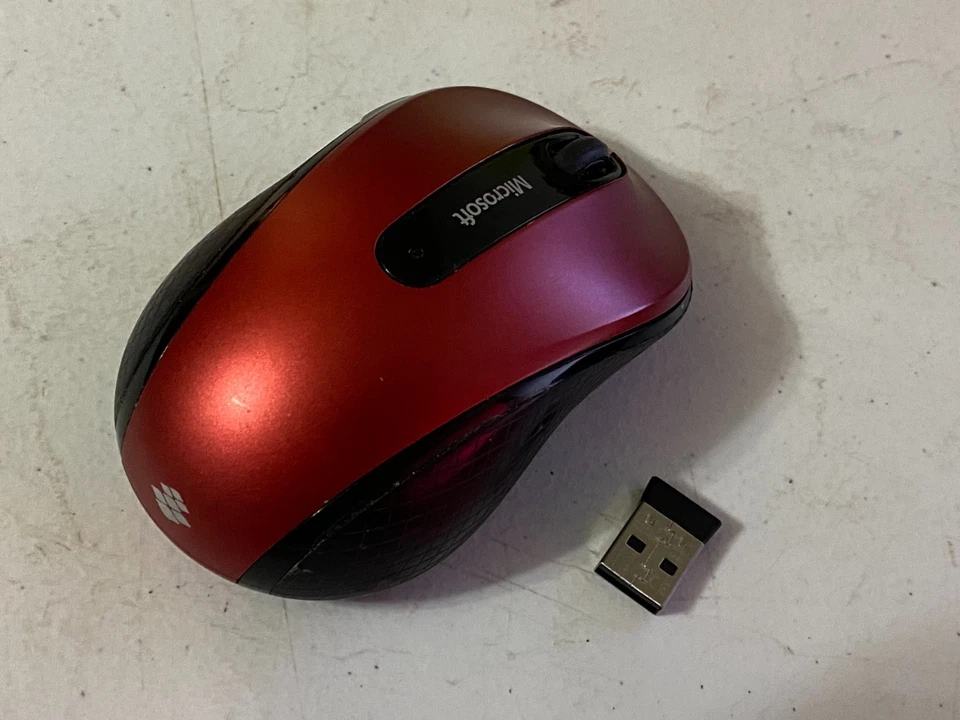 Microsoft Wireless Mobile Mouse 4000 - Model 1383 - Image 1 of 1