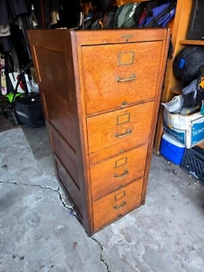 Circa 1910 Yawman & Erbe Arts & Crafts Tiger Oak File Cabinet, Dovetail Drawers - Picture 1 of 13