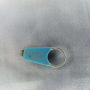 Llavero de metal plástico Ford Automotive Lare & West 4400 Cass - Imagen 1 de 2