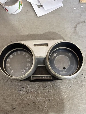 Cutlass 442 F85 Oldsmobile 1966 1967 velocímetro tablero bisel GM OEM Foto 1 de 4