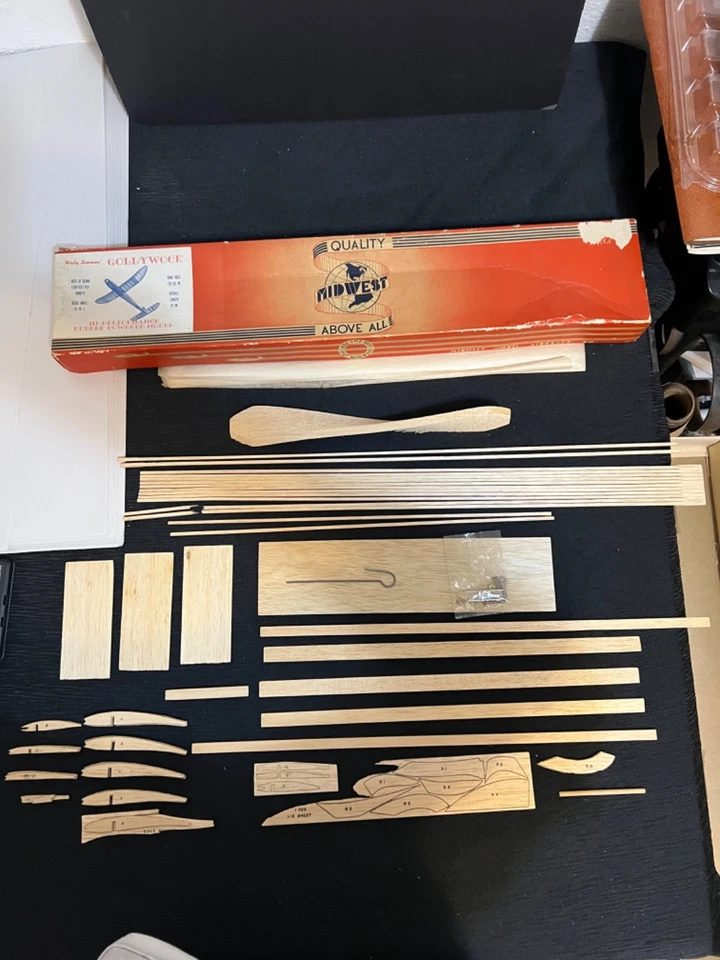 RARE VINTAGE 1940’s Midwest GOLLYWOCK Model S-1 kit in original box. No Plans - Image 1 of 4