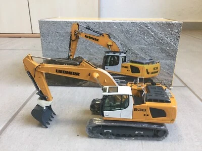 NEU Modell Liebherr Bagger R 936 Maßstab 1:50 OVP - Bild 1 von 4