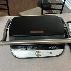 Pampered Chef Deluxe Electric Grill & Griddle - Picture 1 of 15