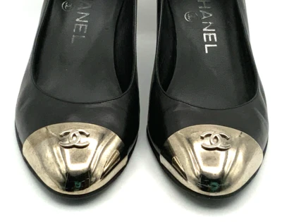 Chanel Tacones Negros Zapatos de salón Logo CC Puntera de Metal Talla US6.5 EU37 Foto 1 de 4