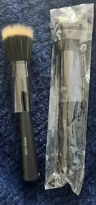 BODY SHOP "FACE FOUNDATION" BRUSH - NEW -GREAT FOR BLENDING -GREAT GIFT IDEA!! - Picture 1 of 4
