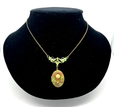 Hermoso collar con un pequeño medallón de cristales de Michal Negrin único. Foto 1 de 4