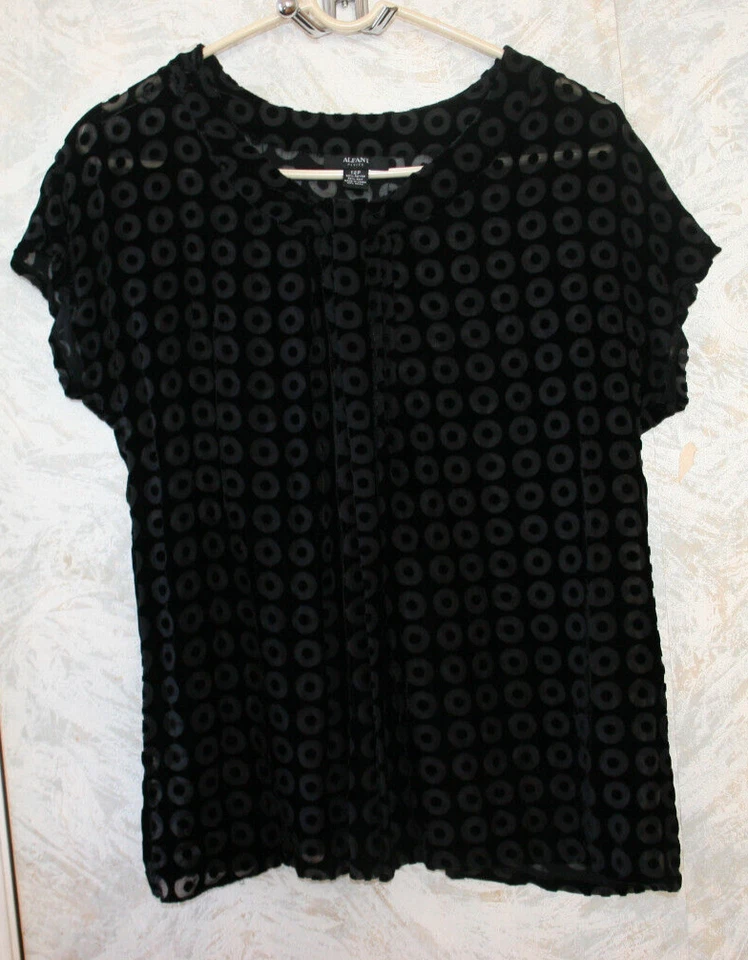 NUEVO SIN ETIQUETAS ALFANI Petit Top Mezcla Seda.Talla 12P.Negro.Malla terciopelo lunares estampados.Short sl Foto 1 de 3