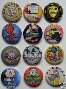 Pädagogik & Belohnung Pinbacks für Kinder 12 verschiedene Fächer - Bild 1 von 2