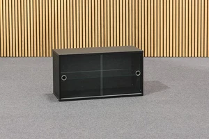 Neuwertiges Vitrinenelement "String" von String Furniture in schwarz (NP: 509 €) - Bild 1 von 6
