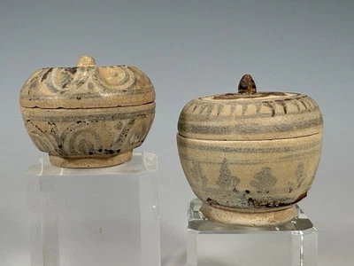 Lot 2 Thai Sukhothai Sawankhalok Kingdom Persimmon Shaped glazed Pottery Boxes - Image 1 of 4