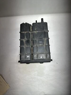 Dodge Journey 2013-2017 3,6 L V6 bote de carbón de vapor de combustible OEM 68056826AB Foto 1 de 4