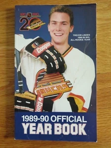 1989-90 VANCOUVER CANUCKS Yearbook TREVOR LINDEN Peter Skriko IGOR LARIONOV - Picture 1 of 1