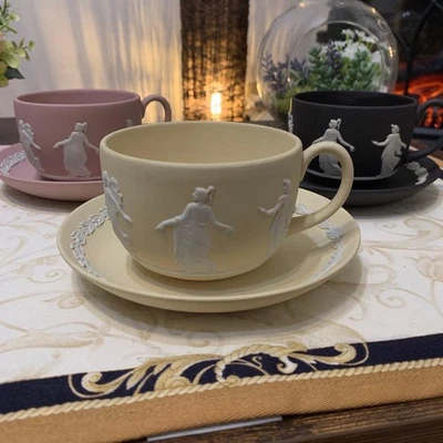 Wedgwood碧玉跳舞小时杯和碟子黄色等 — 第 1/4 张图片