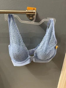 Nuevo con etiquetas Sujetador No Boundaries Azul 34C Encaje Ligero Acolchado Con Aros - Imagen 1 de 4