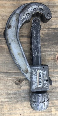 Ridgid No. 152 Pipe Quick-Acting Tubing Cutter 1/4" to 2-5/8" - 6 to 66 MM - Image 1 of 4