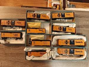 HO Scale ATSF Athearn Blue Box Reefer Car Kit Set - Picture 1 of 2