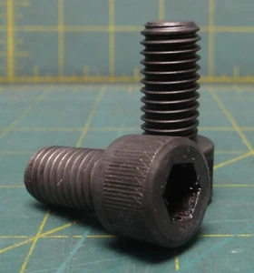 (Qty: 2) Black-Oxide Alloy Steel Socket Head Screw 1/2"-13 1" L 3/4" Socket Dia - Picture 1 of 4