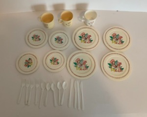 Strawberry Shortcake Tea Set 24 Pieces Chilton Plastic Vintage USA Made