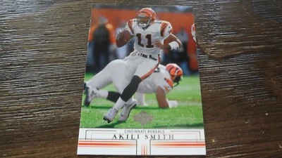 2001 UPPER DECK # 35 AKILI SMITH  FOOTBALL CARD - Image 1 of 2